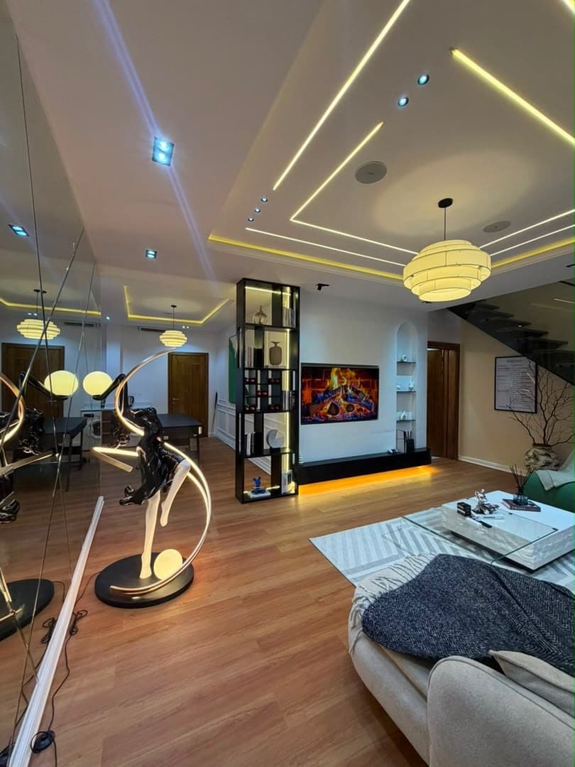 2-Bedroom Maisonette with Private Cinema Suite - Image 4