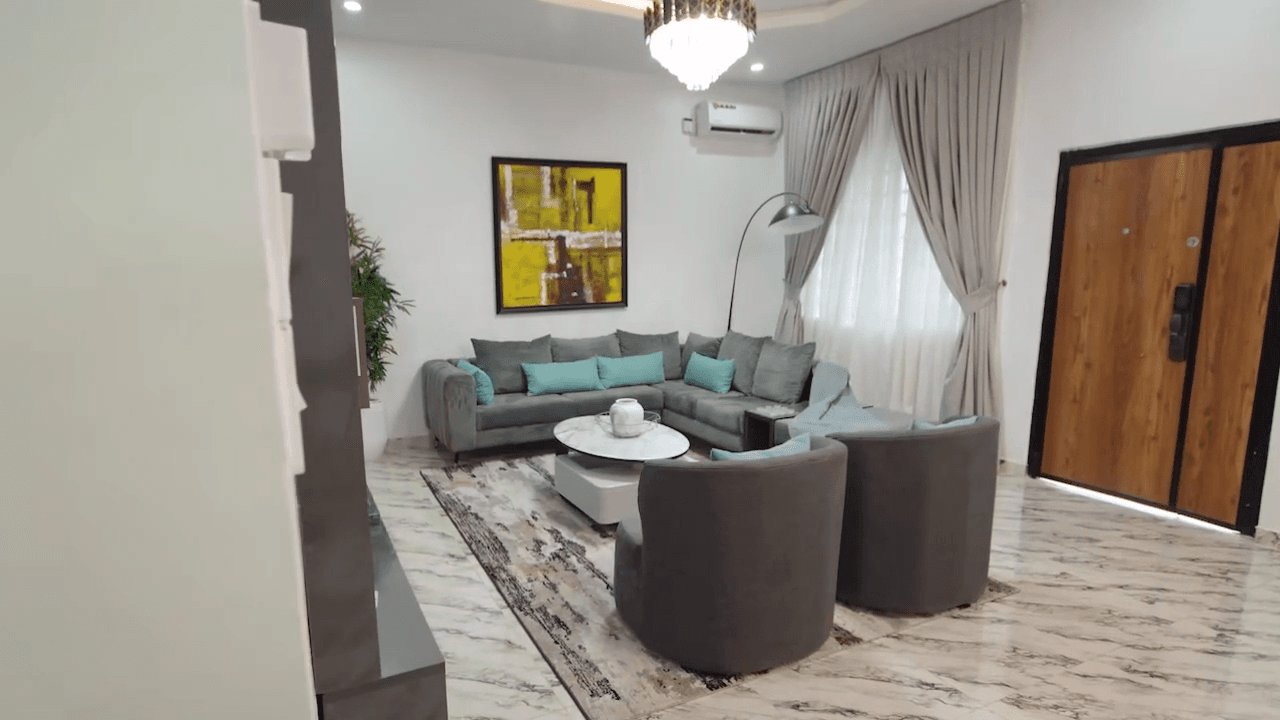 The Grand Haven - Luxe 3-Bedroom Poolside Retreat - Image 3