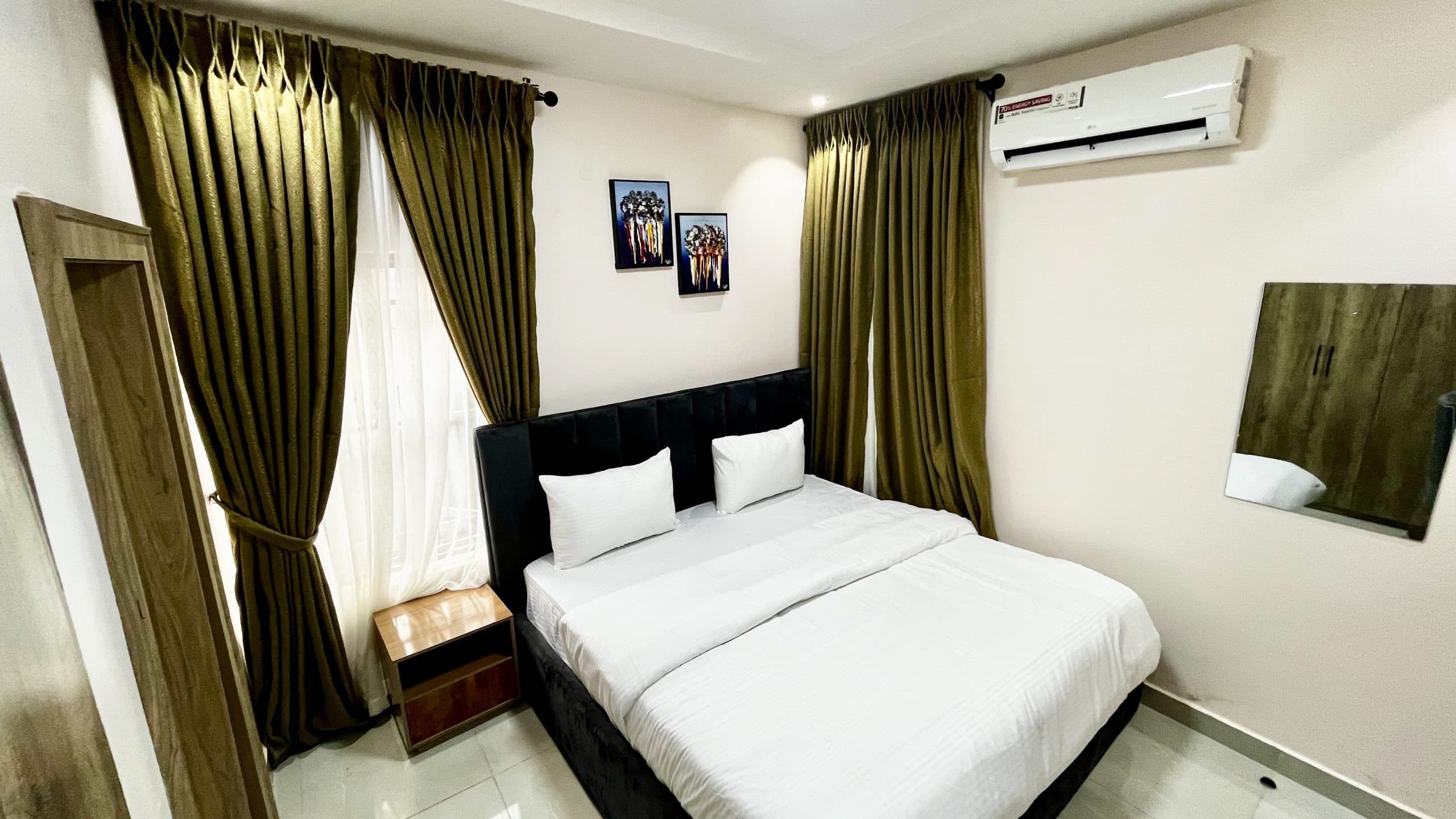 Executive Plus 2-Bedroom Apartment - Image 4