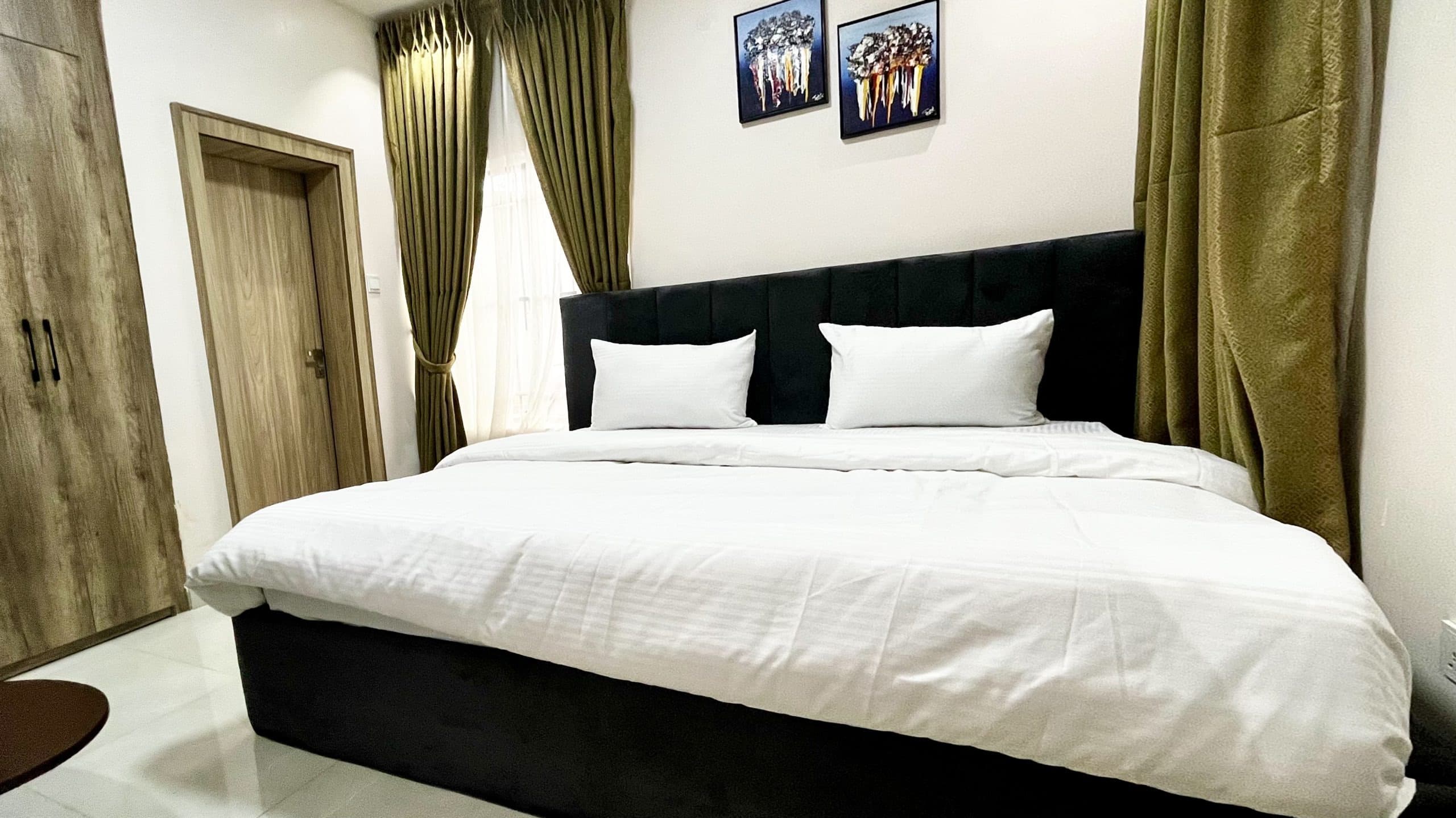 Executive Plus 2-Bedroom Apartment - Image 5