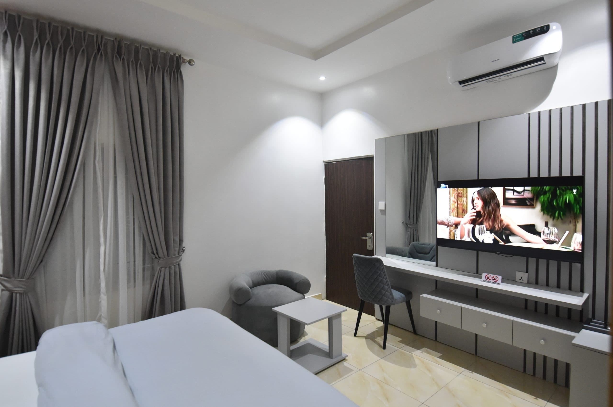 Superior 2-Bedroom Apartment - Image 2