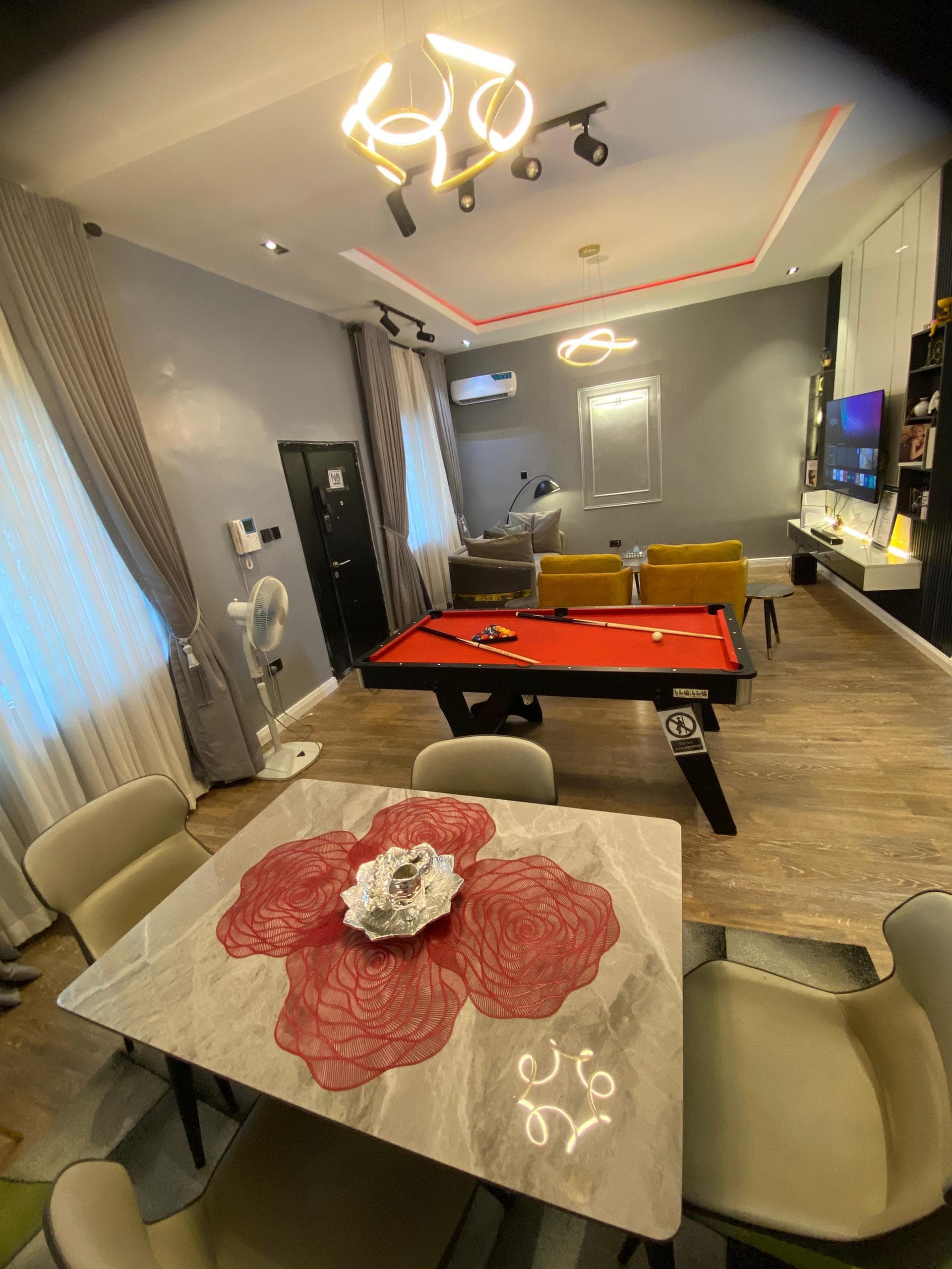 The Opal Pearl - Chic 3-Bedroom Poolside Retreat - Image 2