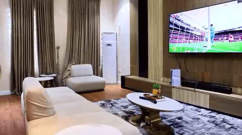 The Aurelia House - Elegant 4-Bedroom Luxury Escape - Image 2