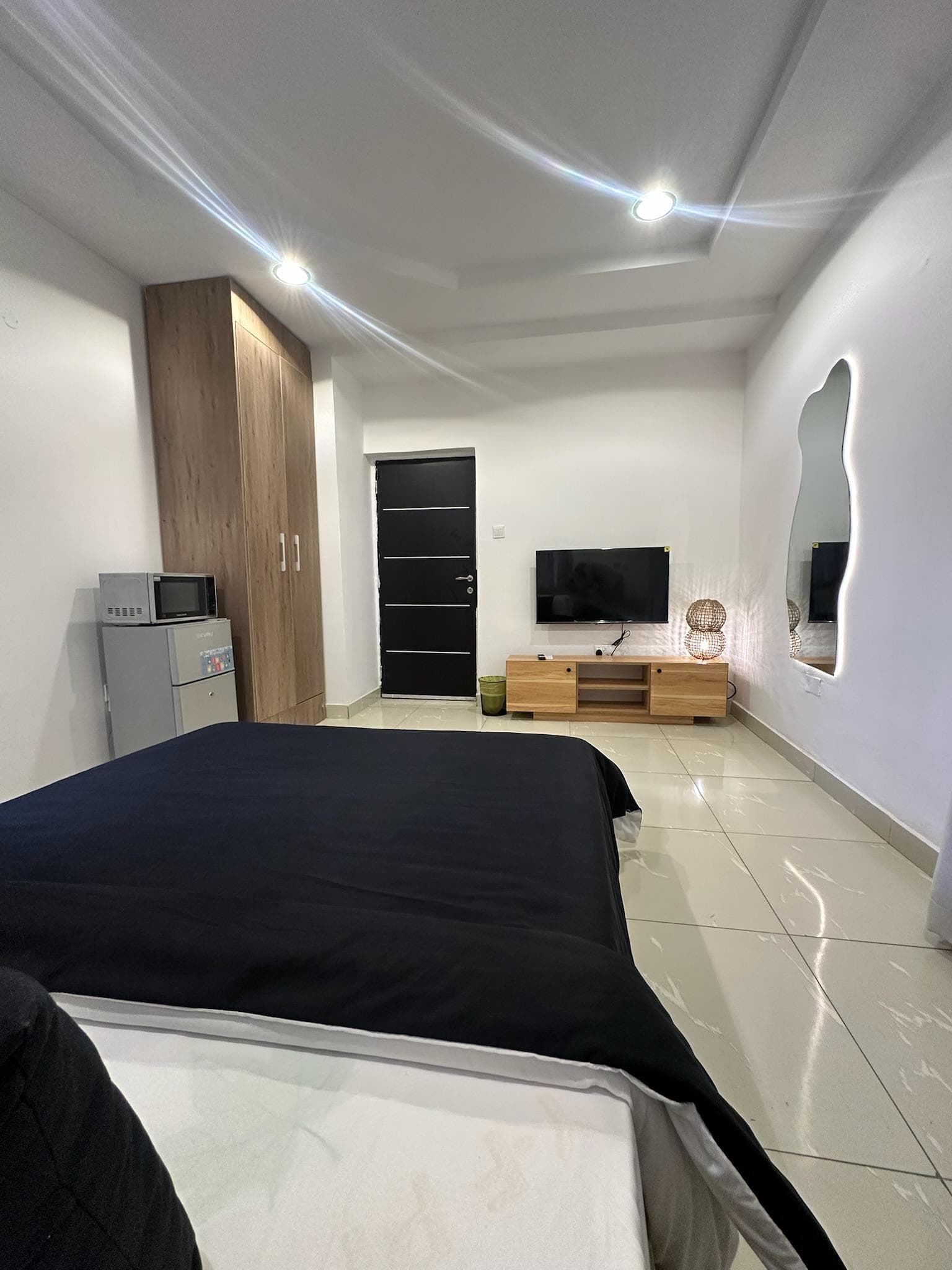 Amara Jahi Studio Apartment - Image 4
