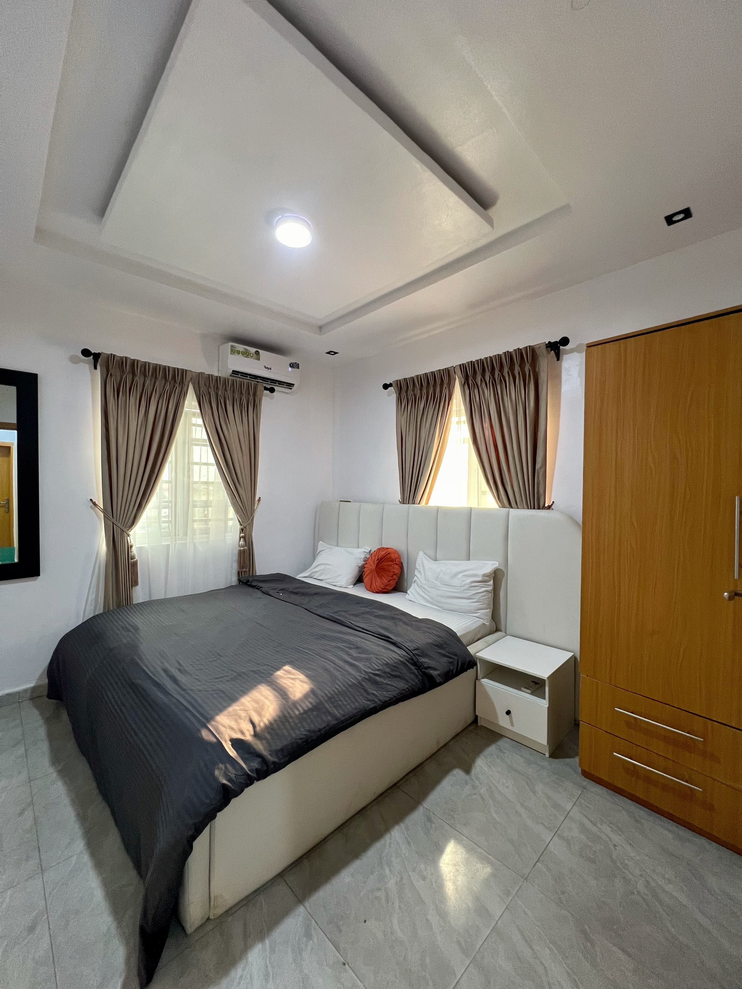 Echelon Suite 1-Bedroom Apartment - Image 4