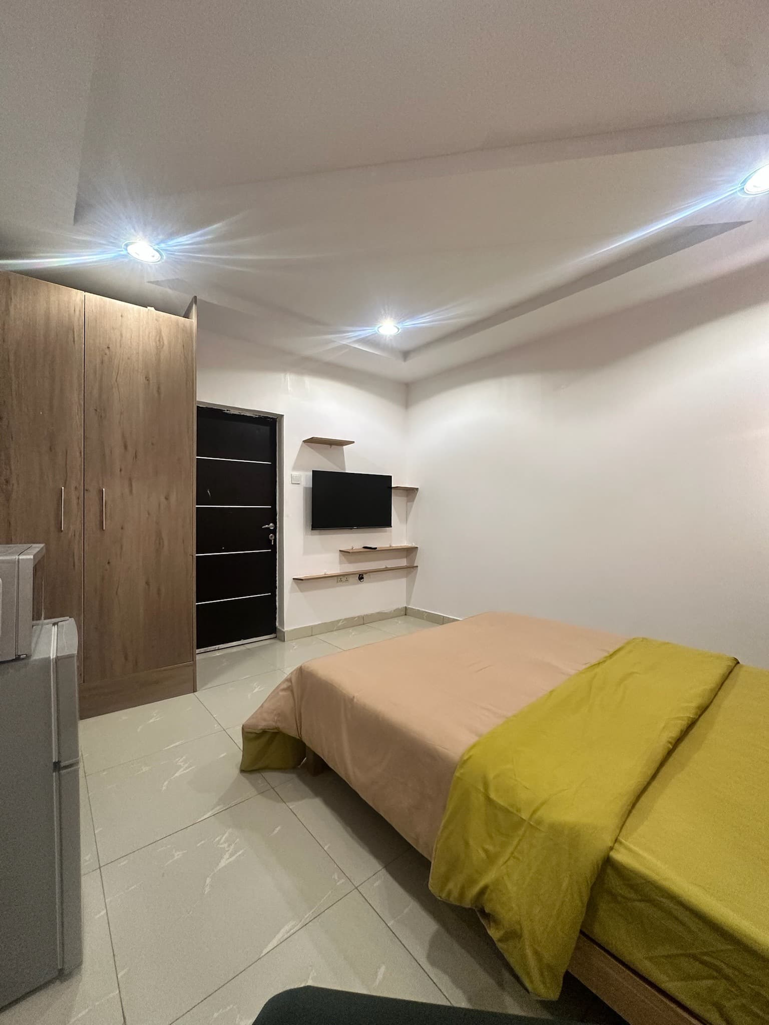 Lara Jahi Studio Apartment - Image 2