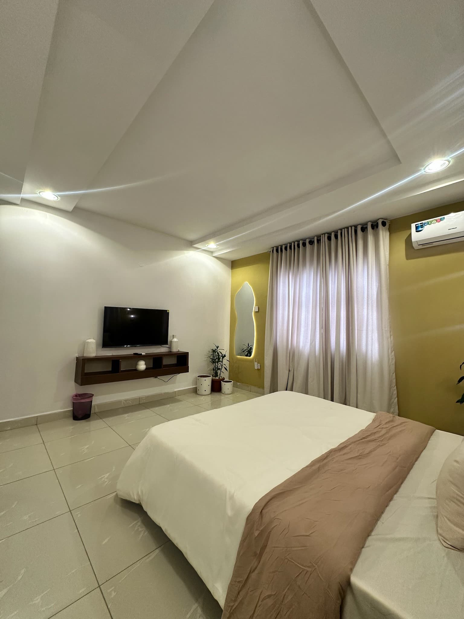 Somkele Jahi Studio Apartment - Image 2