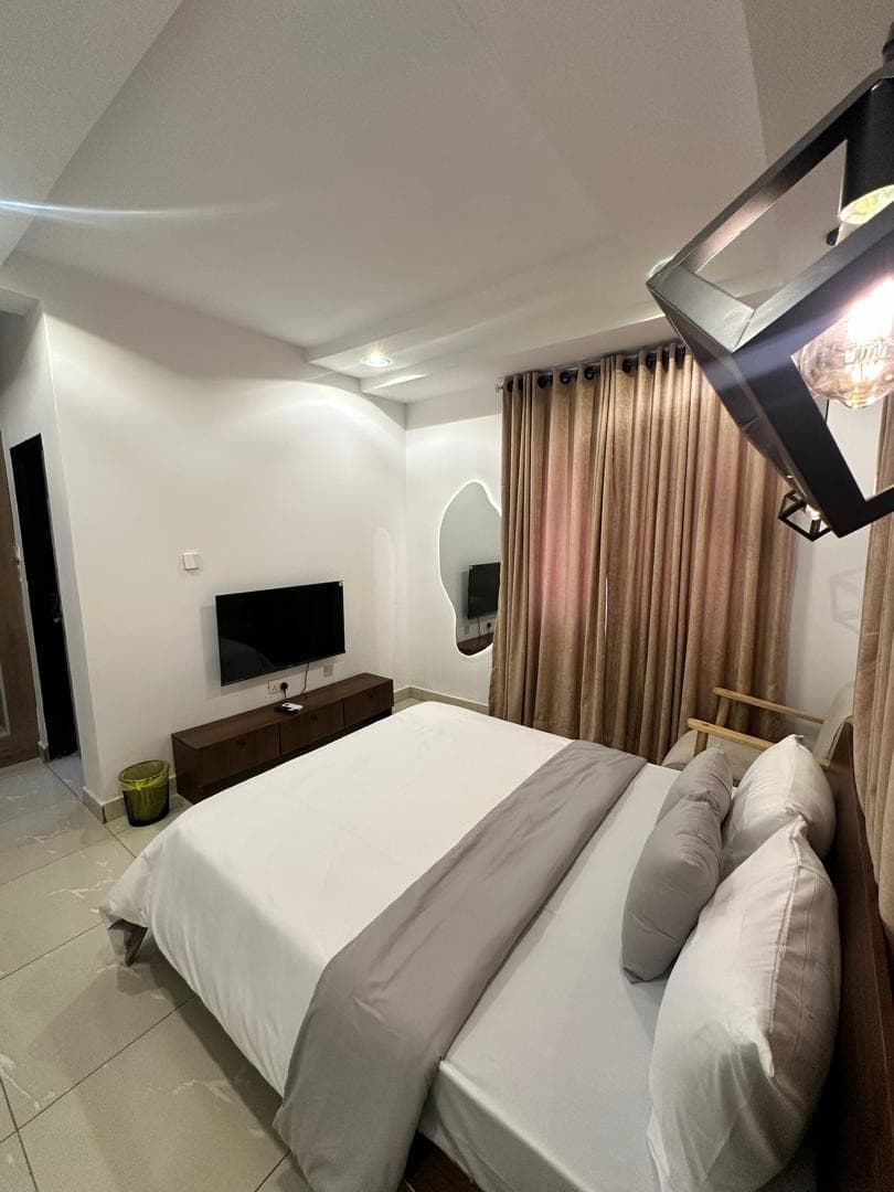Yemi Jahi Studio Apartment - Image 2