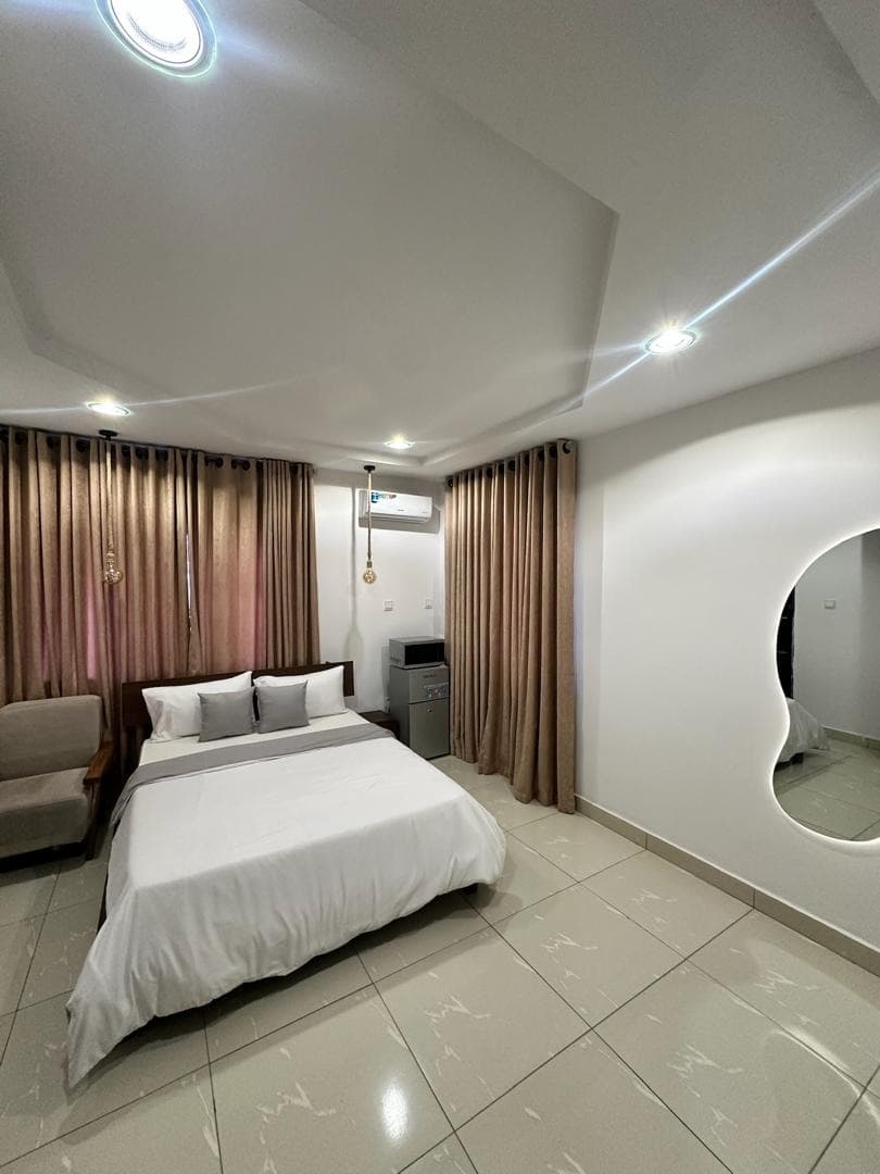 Yemi Jahi Studio Apartment - Image 4