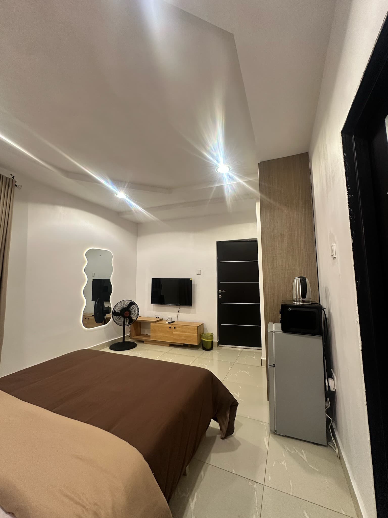 Lamara Jahi Studio Apartment - Image 2