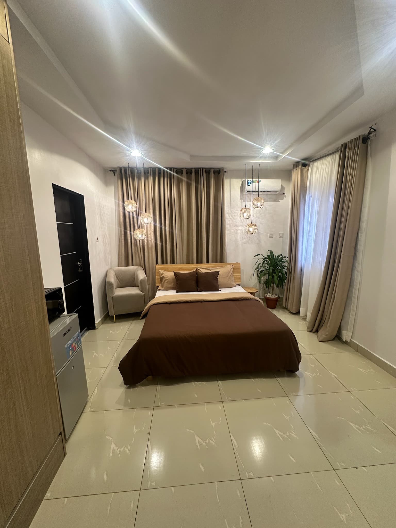 Lamara Jahi Studio Apartment - Image 3