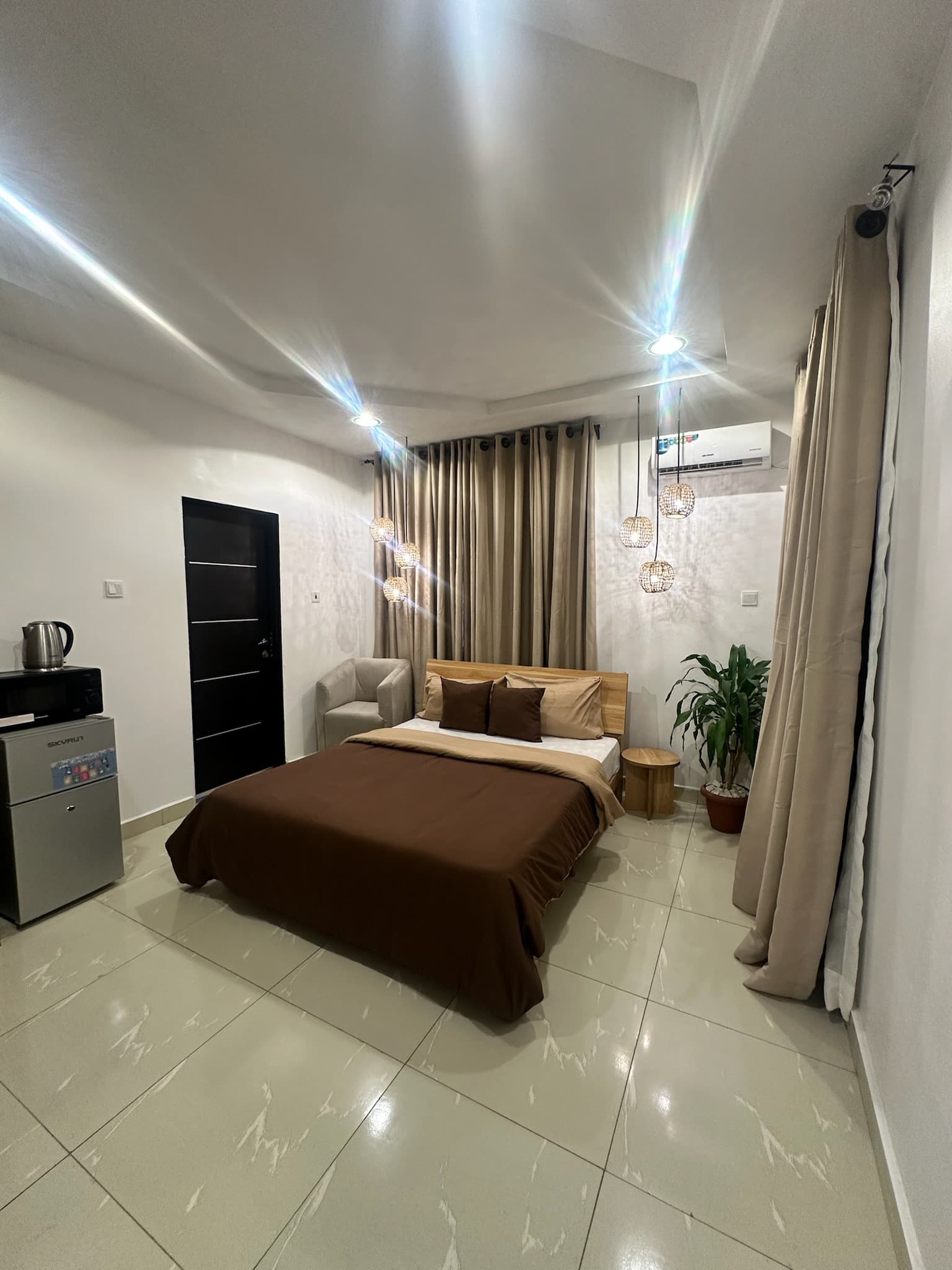 Lamara Jahi Studio Apartment - Image 4