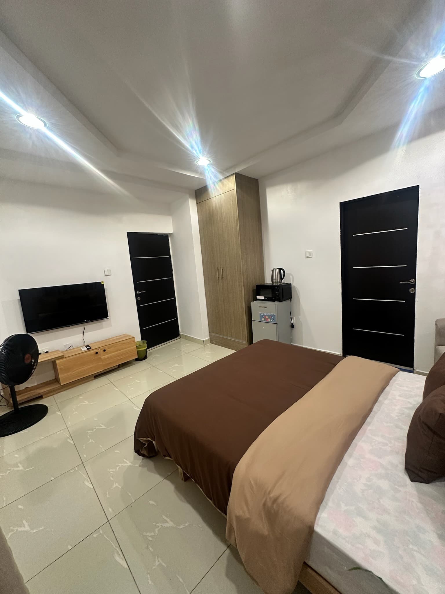 Lamara Jahi Studio Apartment - Image 5