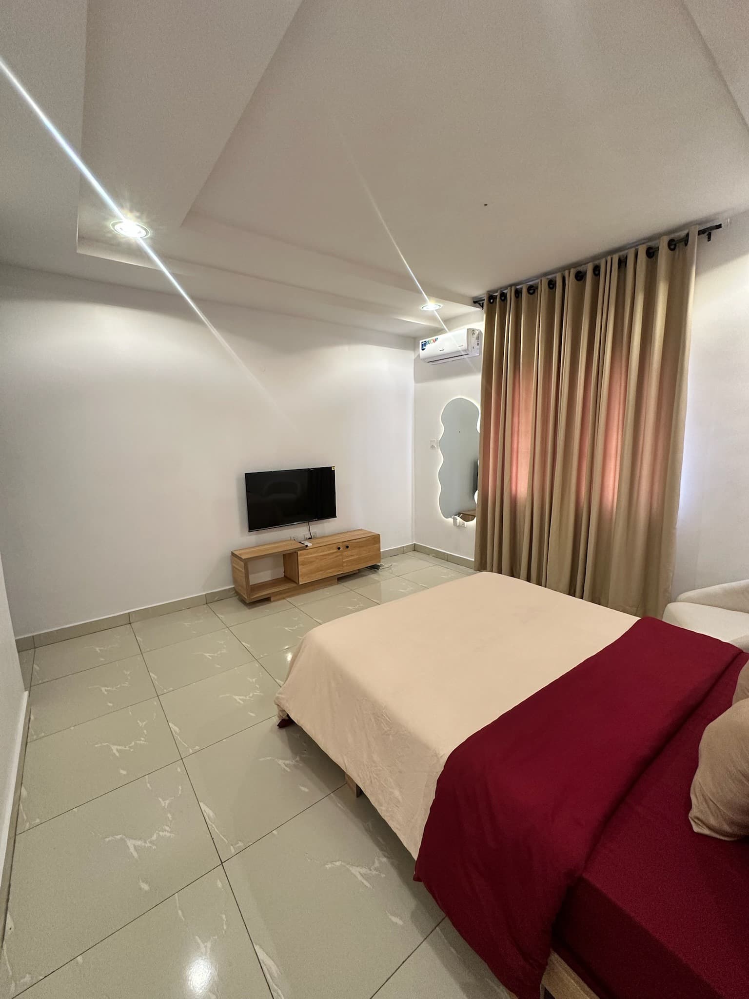 Rahila Jahi Studio Apartment - Image 5