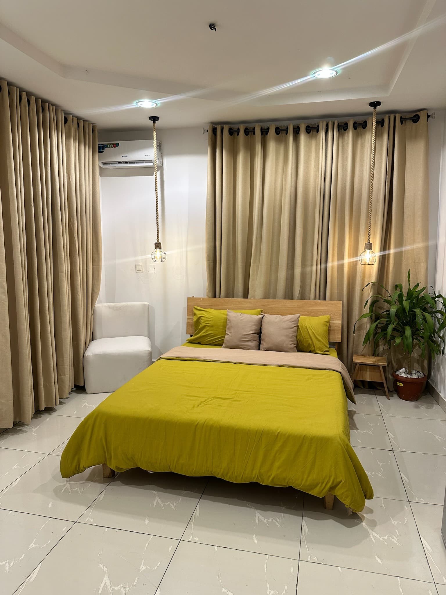 Ralu Jahi Studio Apartment - Image 2