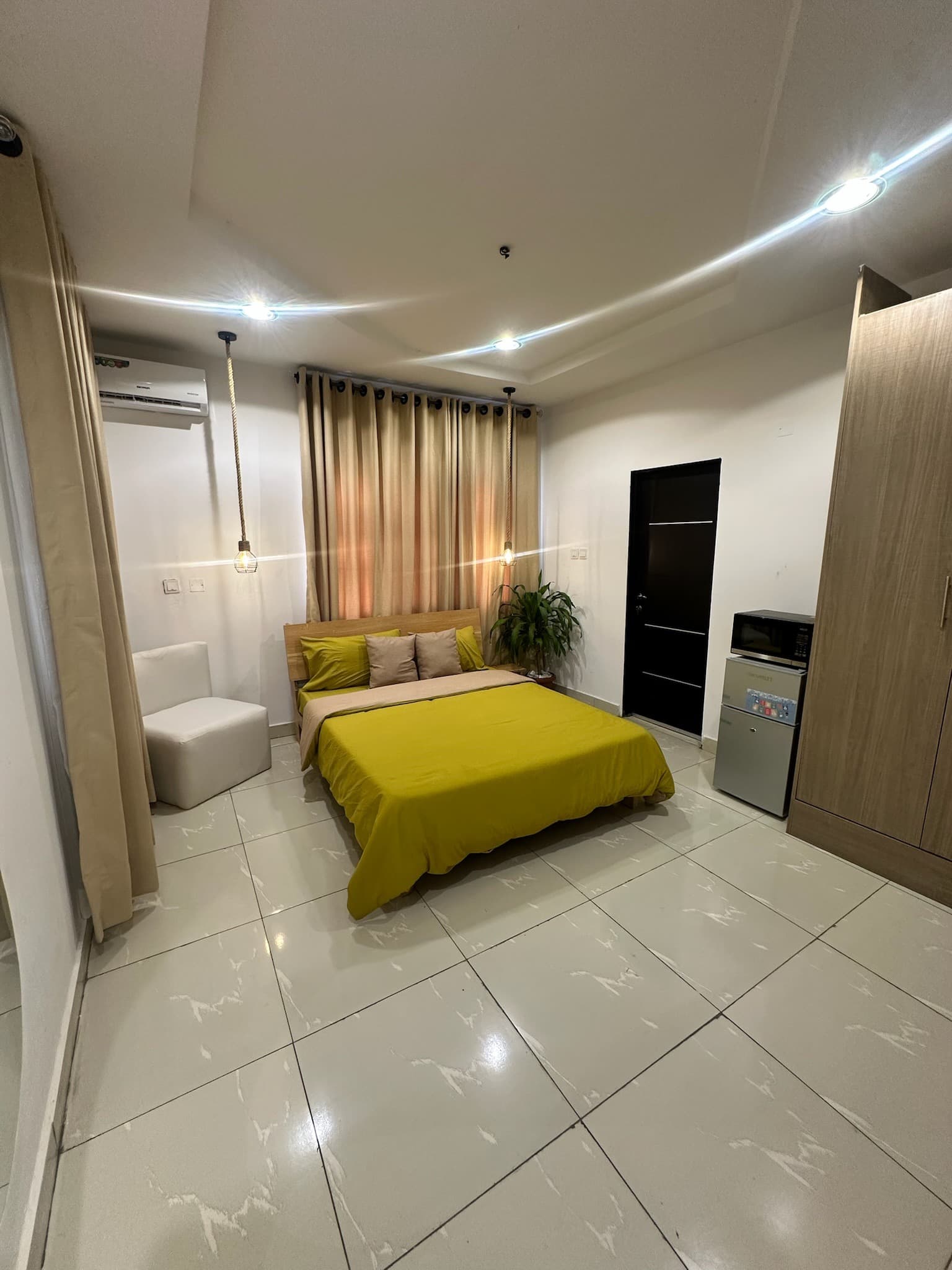 Ralu Jahi Studio Apartment - Image 3
