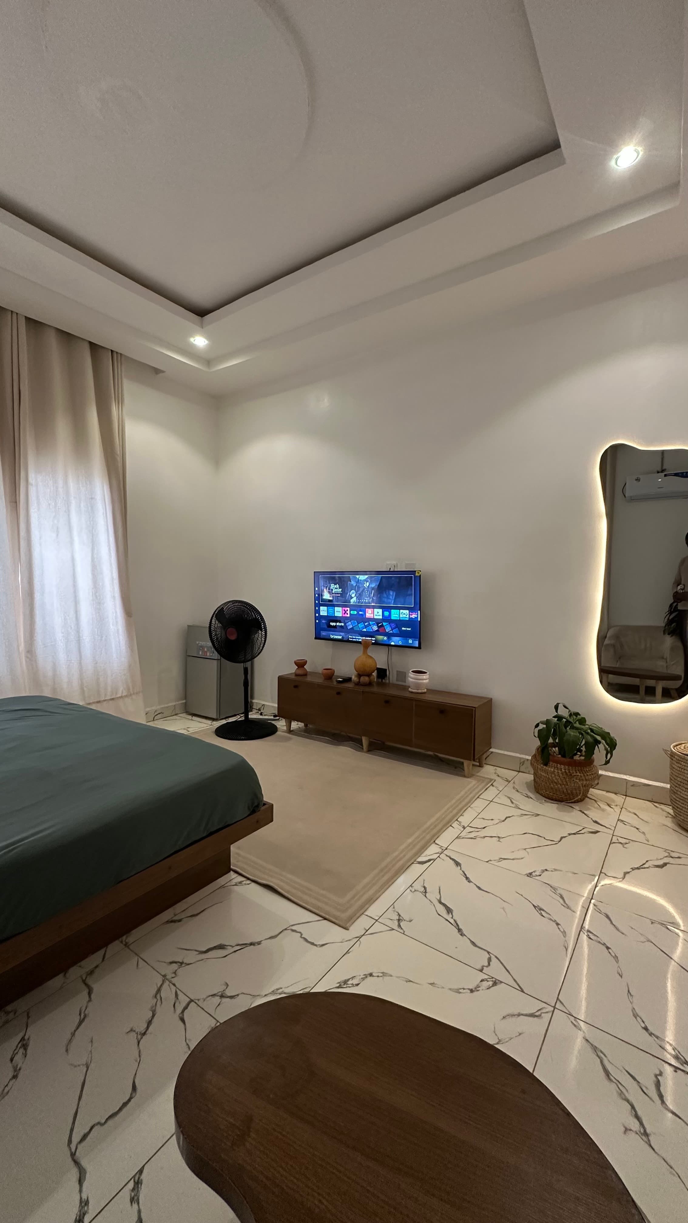 Iris Katampe Studio Apartment - Image 2