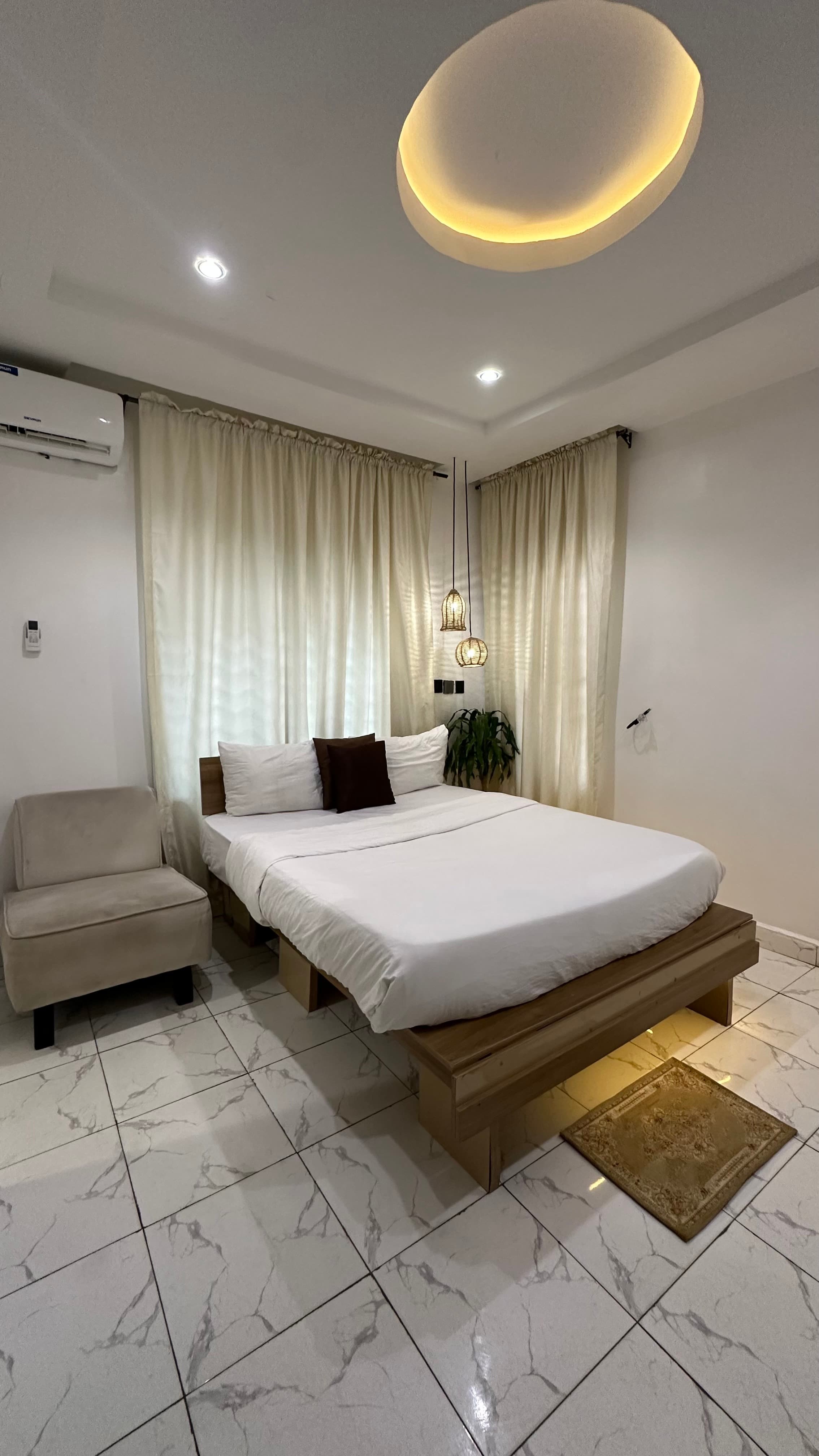 Jasmine Katampe Studio Apartment - Image 4