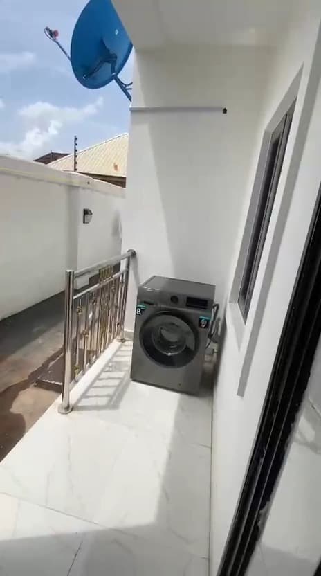 Luxury 2-Bedroom Apartment in PH - Image 5