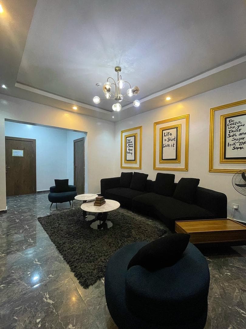 S'Lux Luxury 1-Bedroom in PH - Image 3