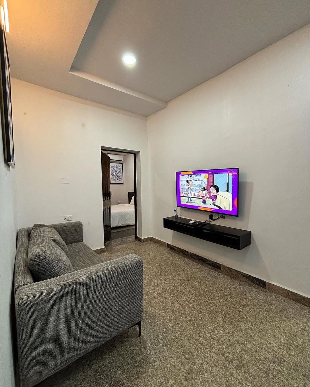 Victoria 1 Bedroom Apartment - Image 2