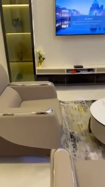 J&e Luxury 1-Bedroom Apartment - Image 3