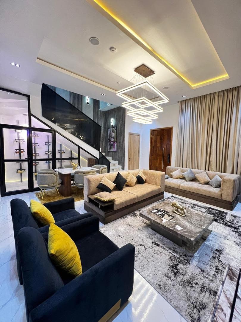 Neat & Spacious 4 Bedroom Apartment - Image 4