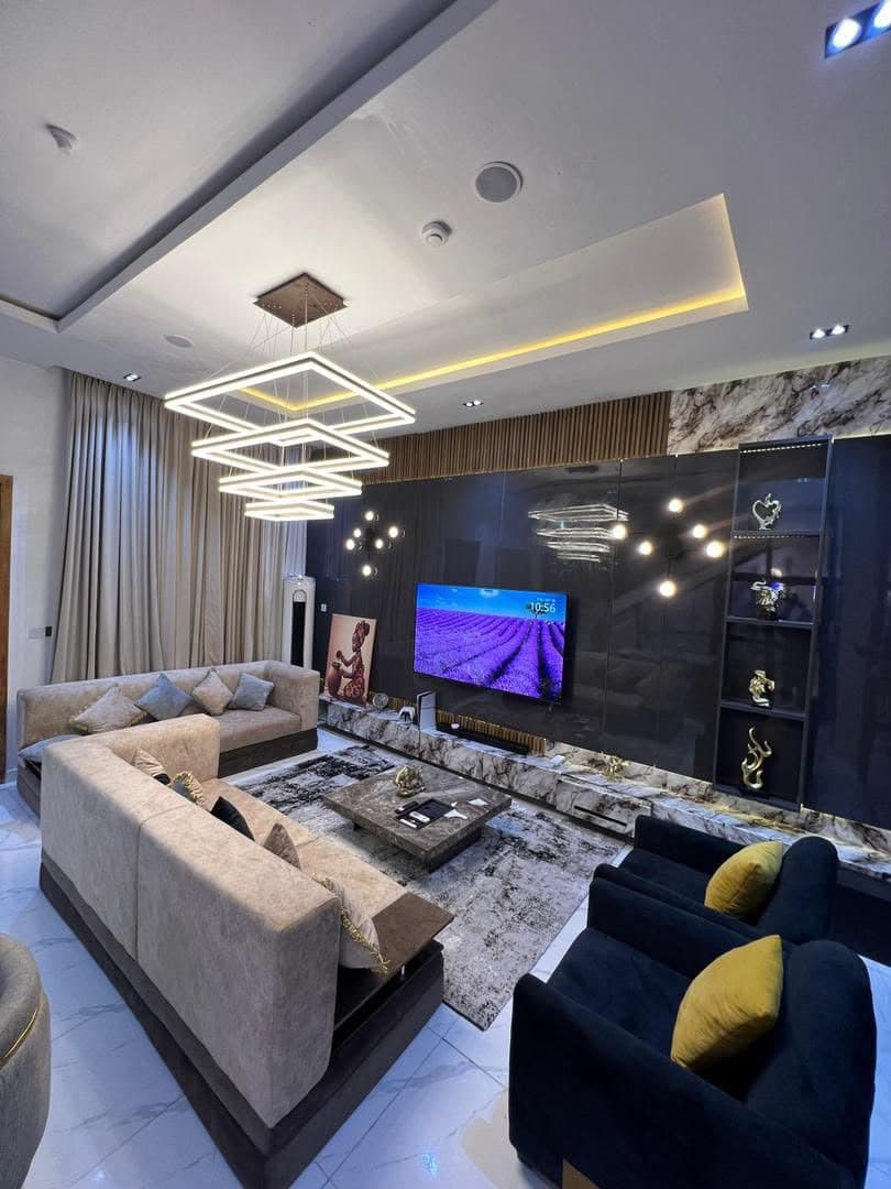 Neat & Spacious 4 Bedroom Apartment - Image 2
