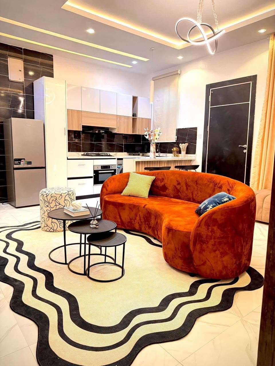 Cozy 2 Bedroom Apartment - Image 3