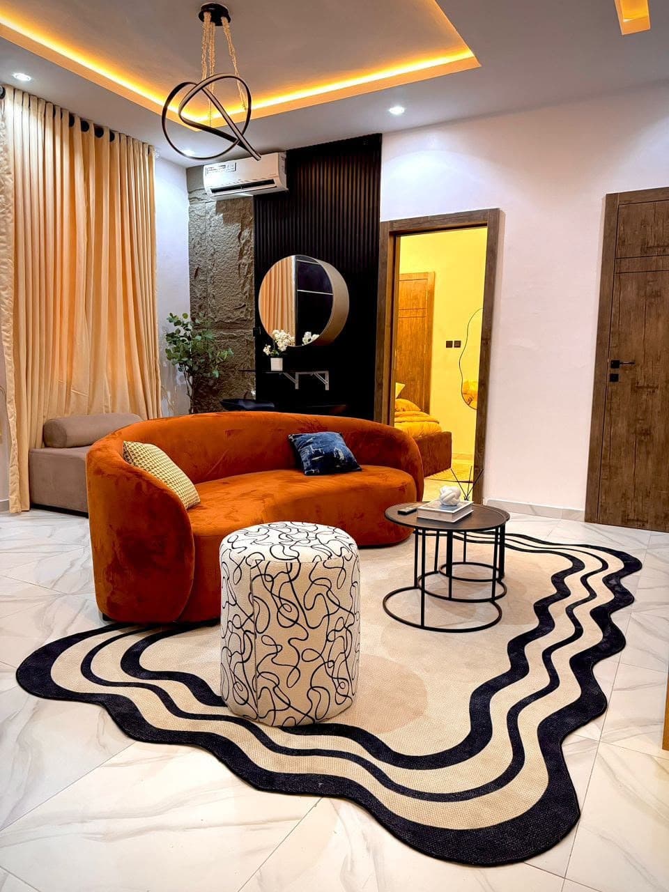 Cozy 2 Bedroom Apartment - Image 4