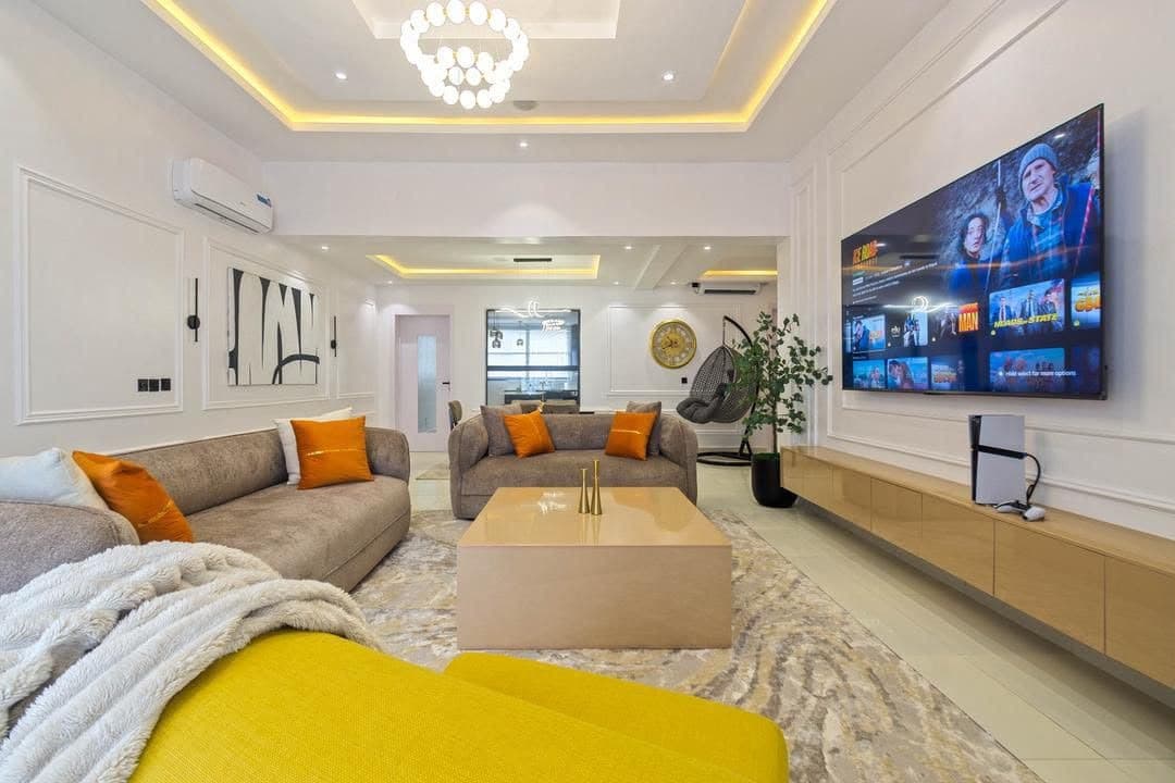 Mo Pent Modern 3-Bedroom Penthouse Apartment 🌼 - Image 3