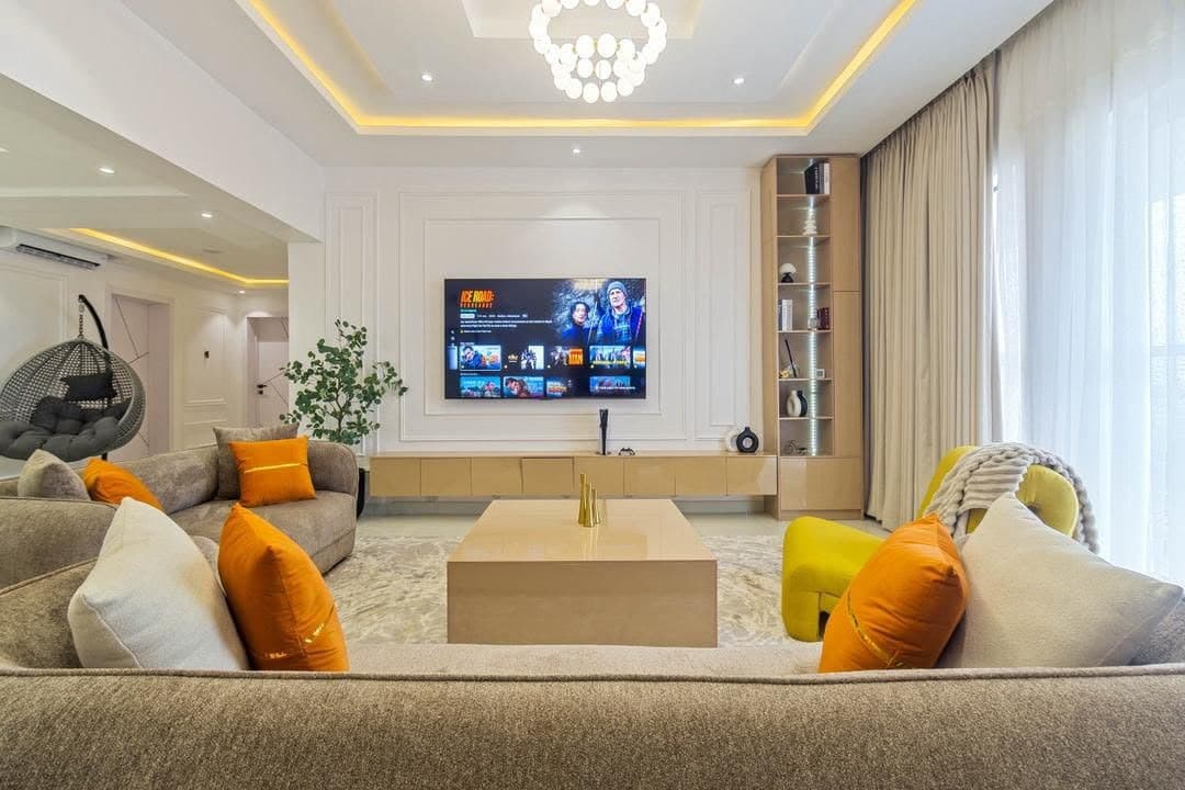 Mo Pent Modern 3-Bedroom Penthouse Apartment 🌼 - Image 2