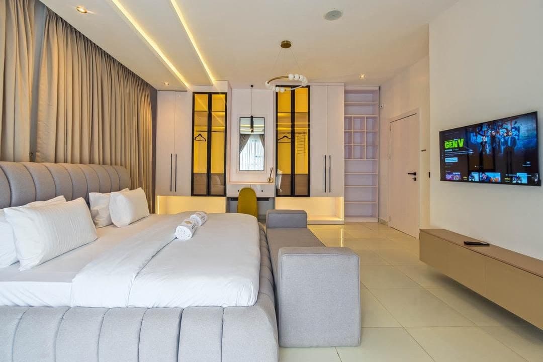 Mo Pent Modern 3-Bedroom Penthouse Apartment 🌼 - Image 5