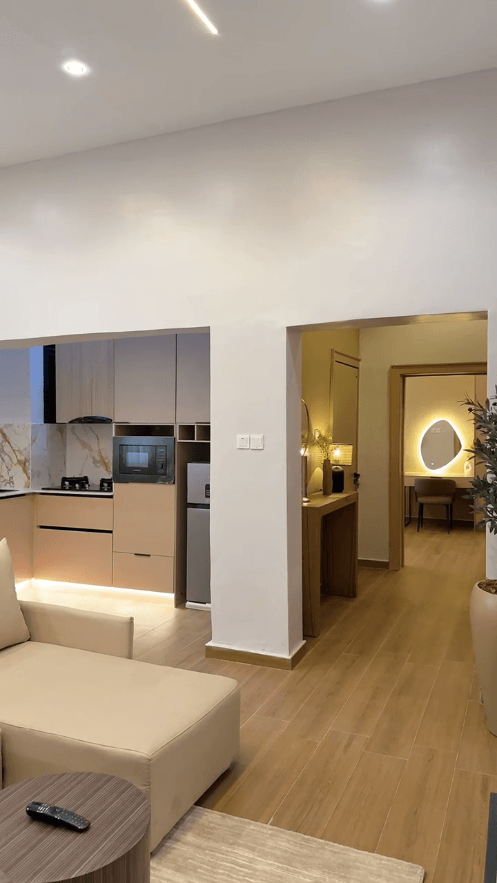 Aqua Luxe Suite - 1-Bedroom Apartment - Image 2