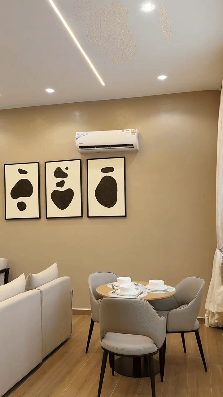 Aqua Luxe Suite - 1-Bedroom Apartment - Image 3
