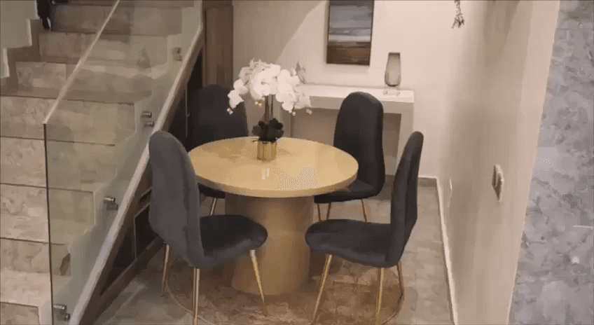 The Grand Four - Refined 4-Bedroom Luxury Retreat - Image 2