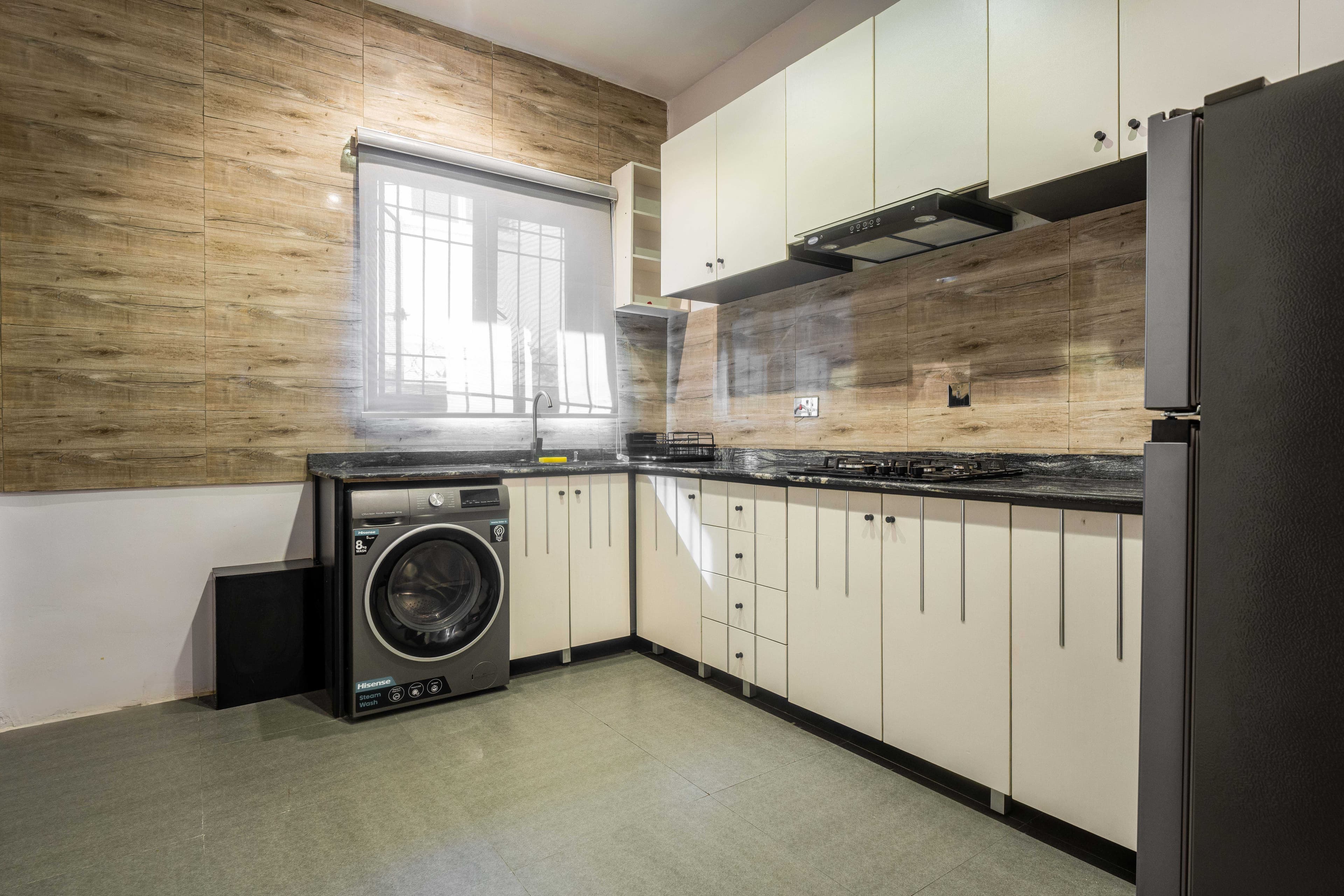 Emerald 2-Bedroom Apartment - Image 3