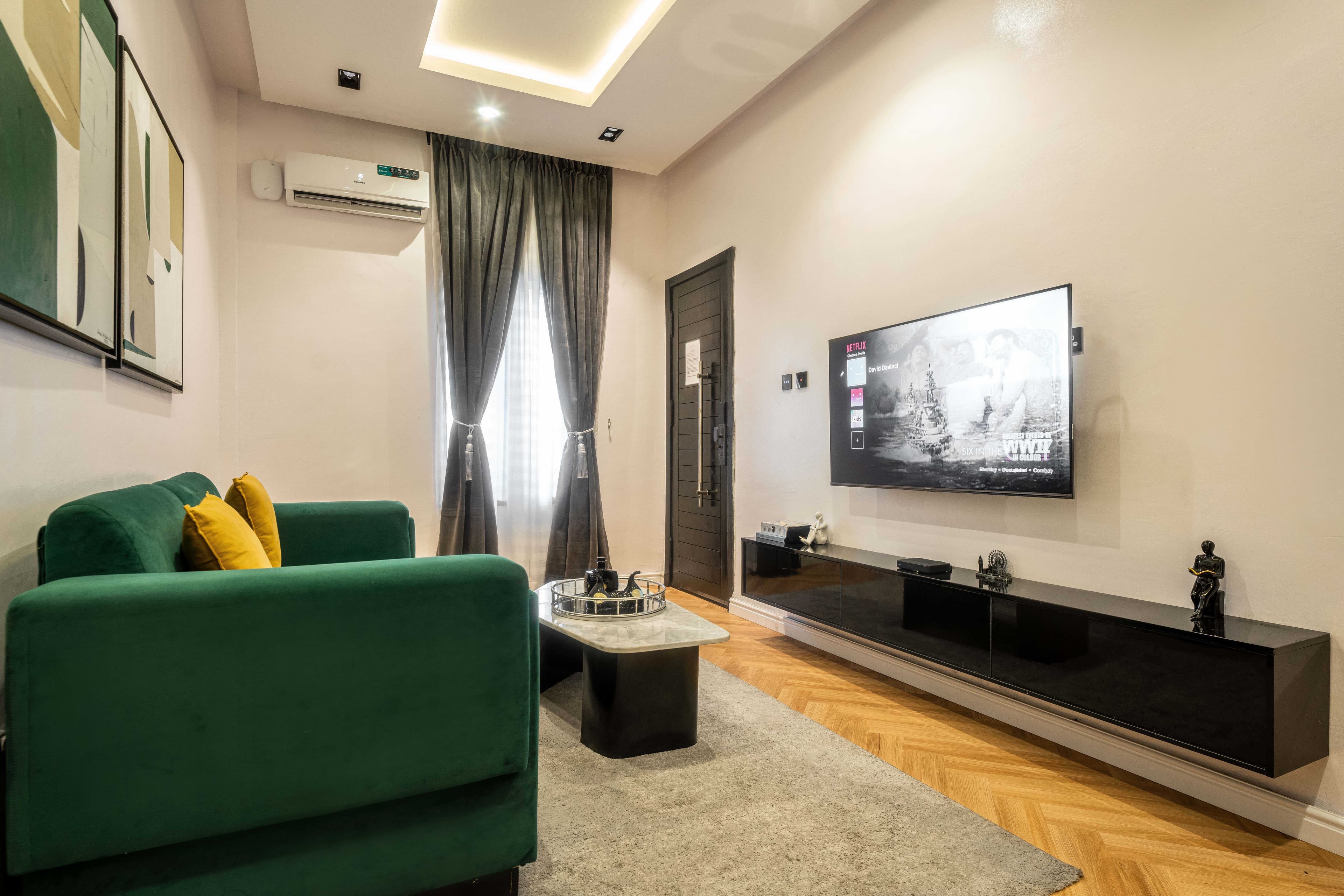 Emerald 2-Bedroom Apartment - Image 2