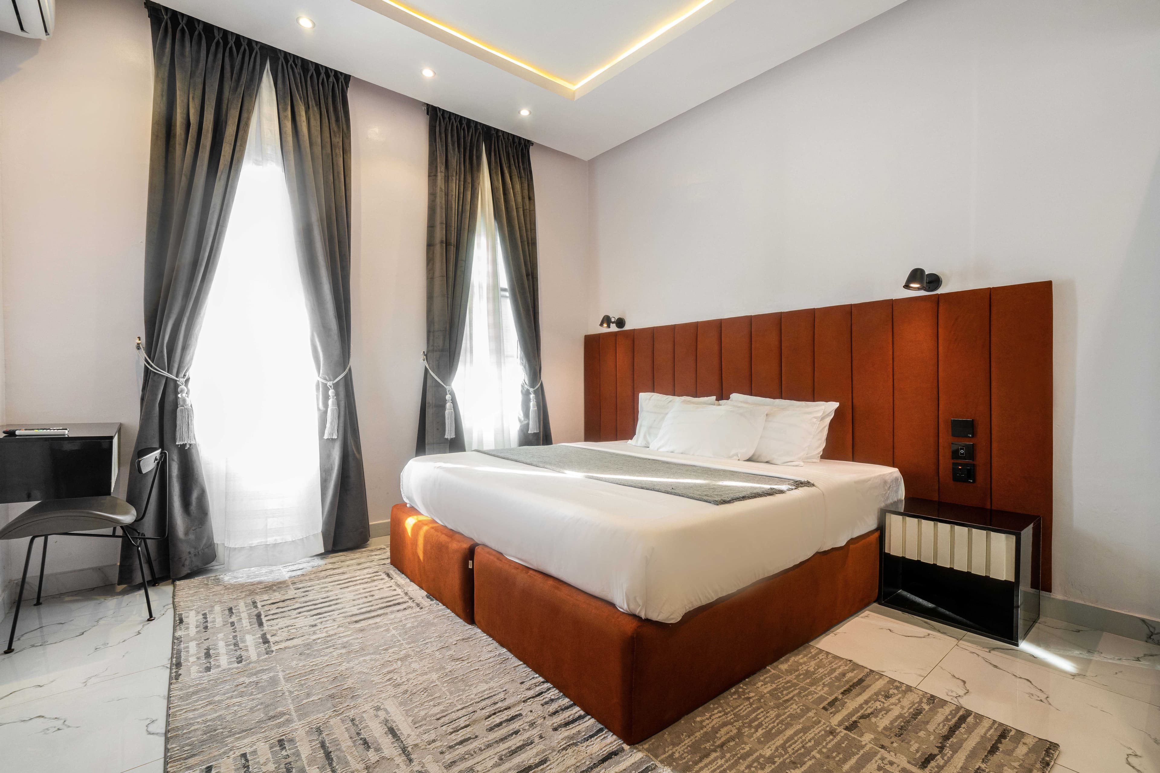 Blue Luxury 2-Bedroom Apartment