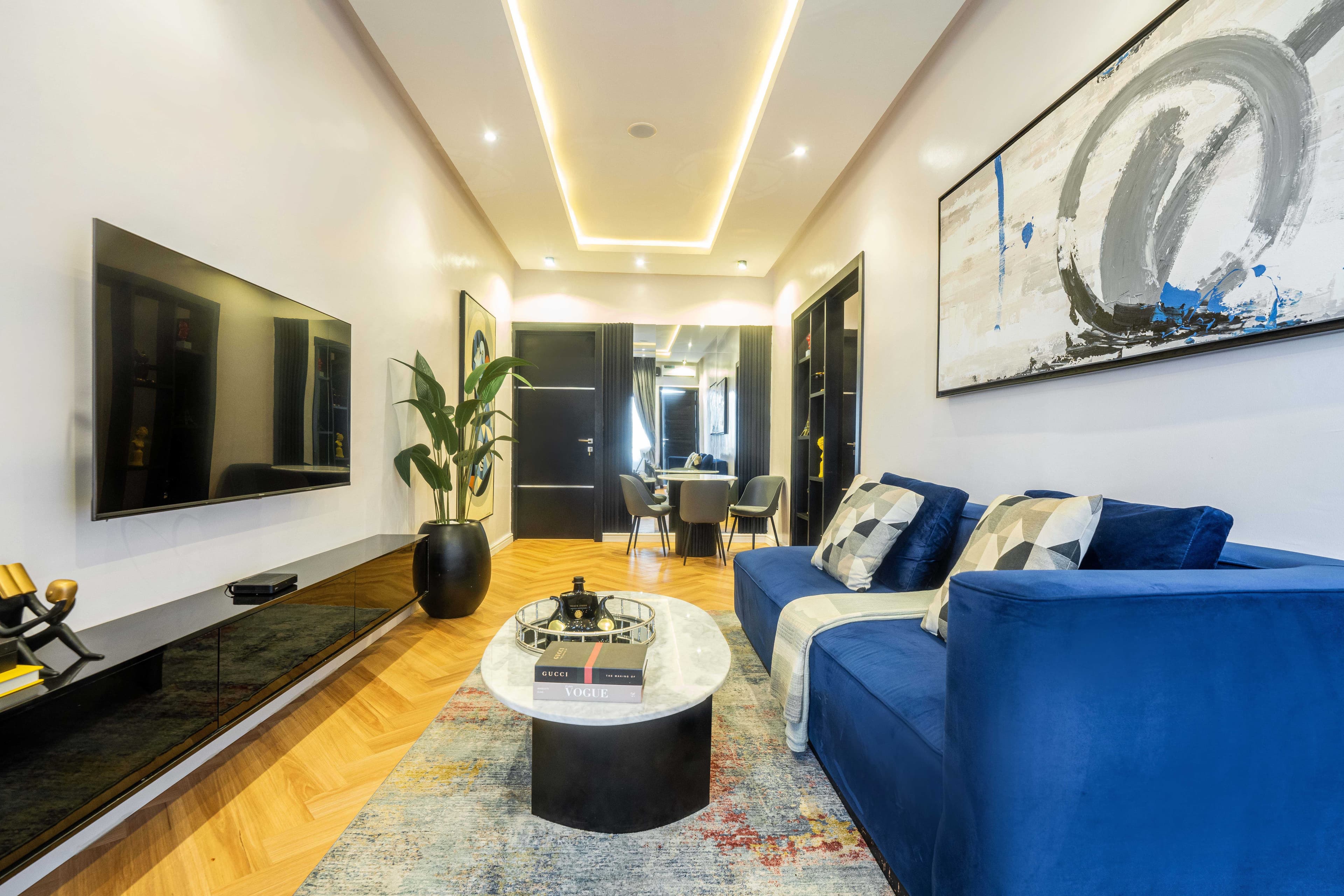 Blue Luxury 2-Bedroom Apartment - Image 3