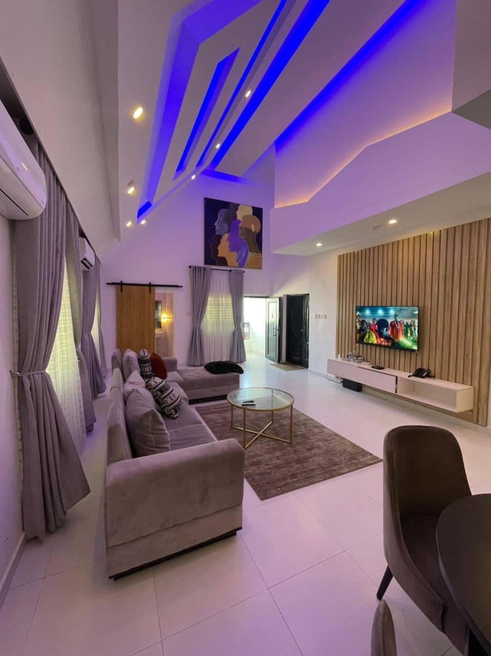 Blue Haven 2-Bedroom Apartment - Image 2