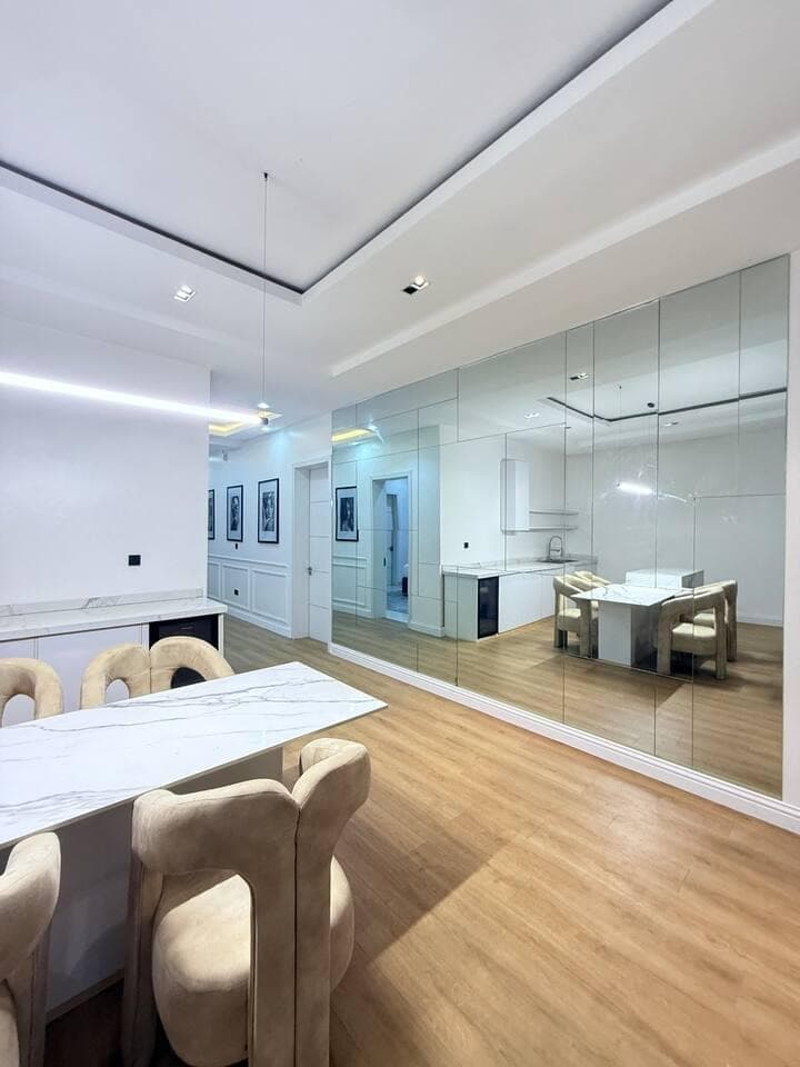 Blue Furo Spacious 3-Bedroom Apartment - Image 3