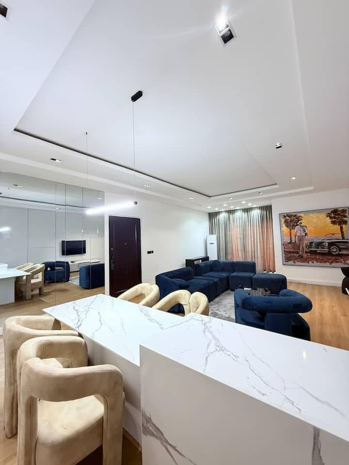 Blue Furo Spacious 3-Bedroom Apartment - Image 2