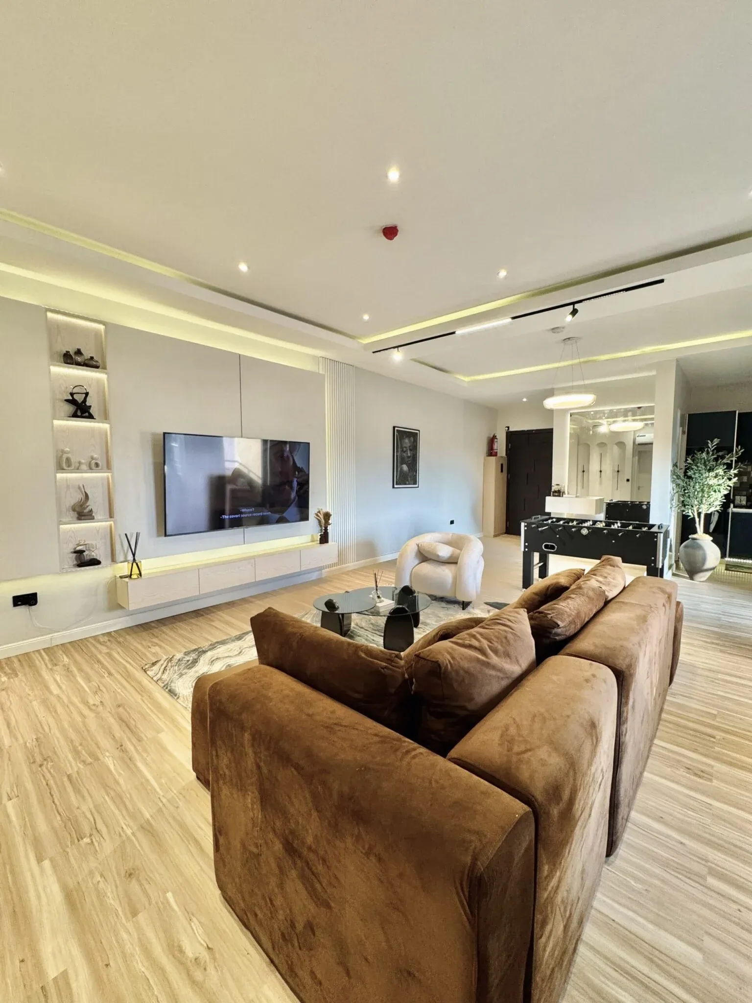 Cozy 2 Bedroom High-Rise City Views 24/7 Victoria - Image 5