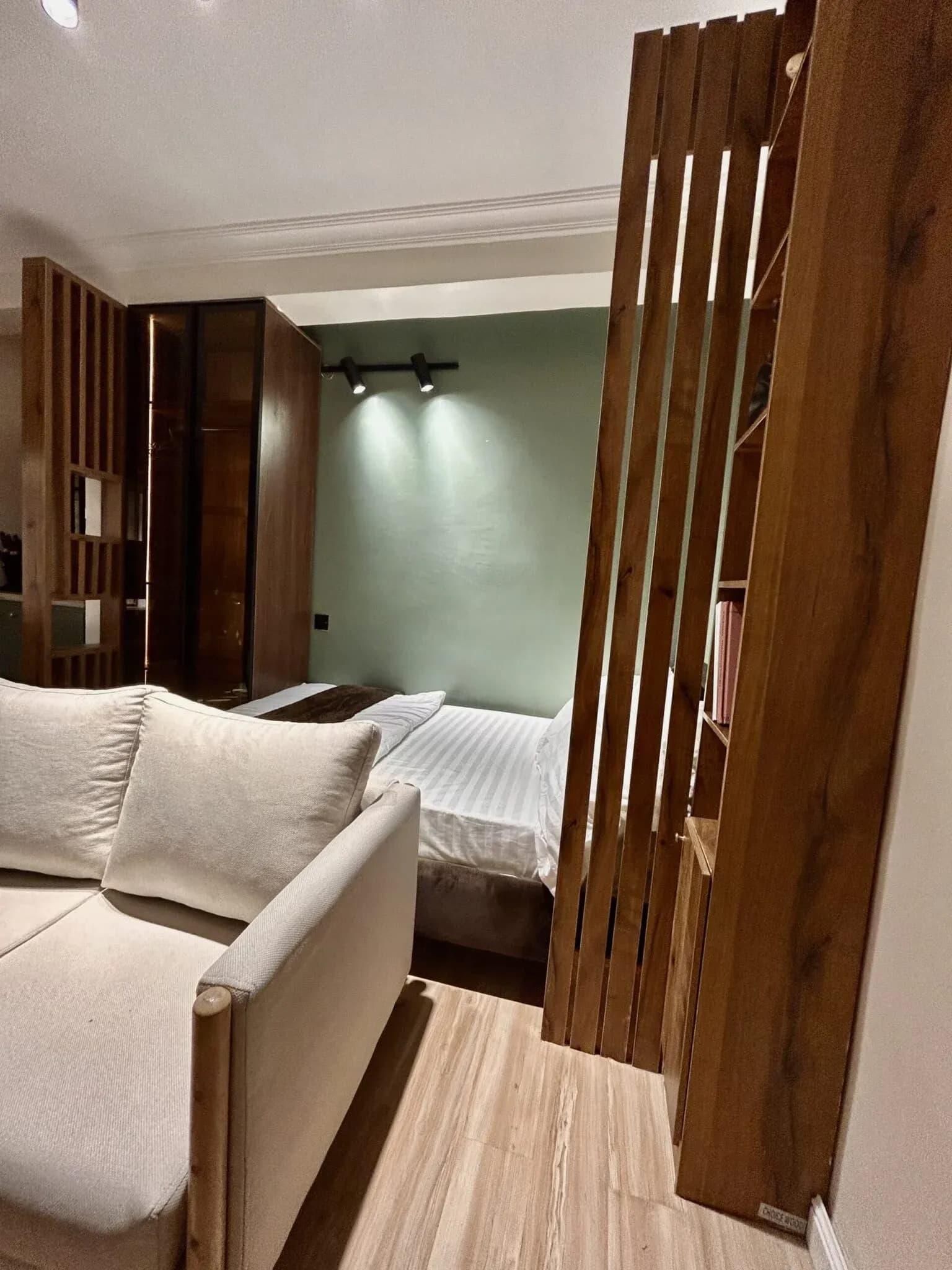Cozy Lekki Studio 3-Min Walk to Cafes, Restaurants, Gym - Image 4