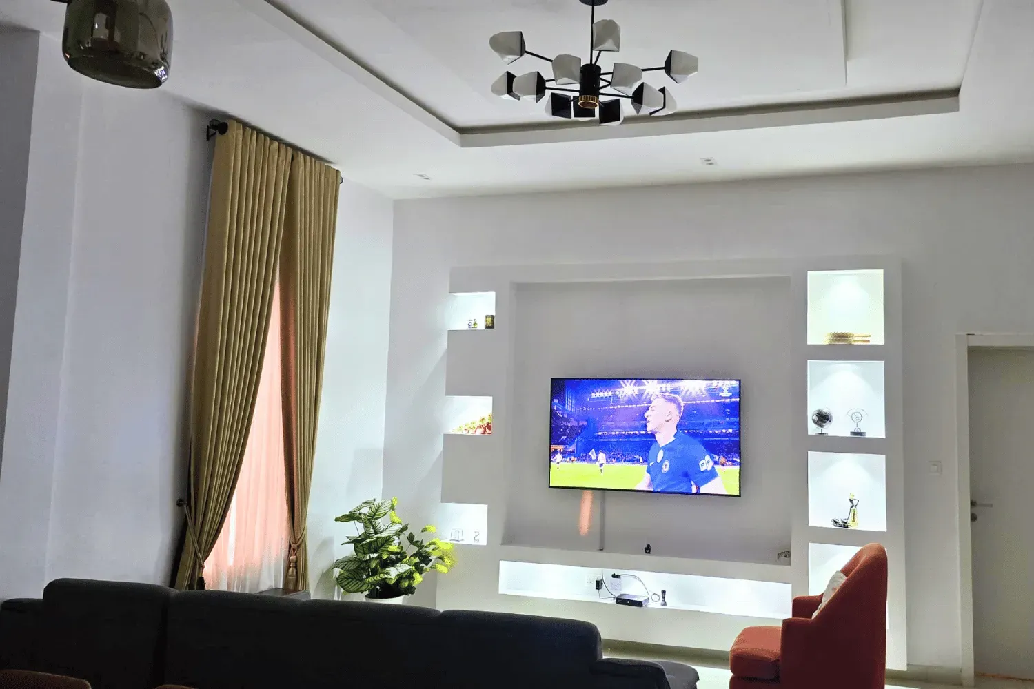 Luxury 2-Bedroom Apartment Lekki Phase 1 - Image 3