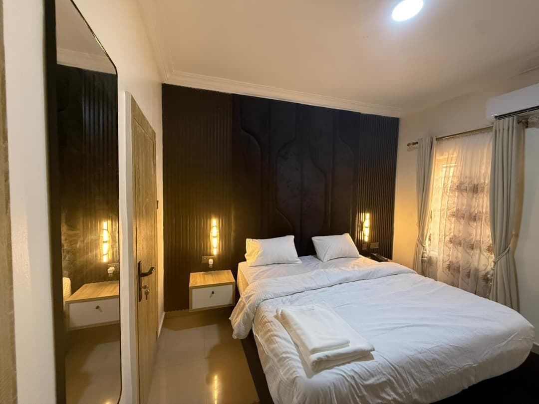 Sandton Court | Elegant 1-Bedroom Retreat - Image 5