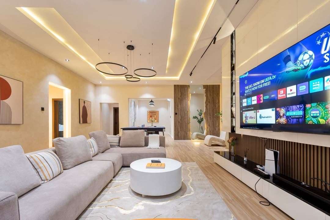 The Bellavue Residence - Three-Bedroom Luxury - Image 3