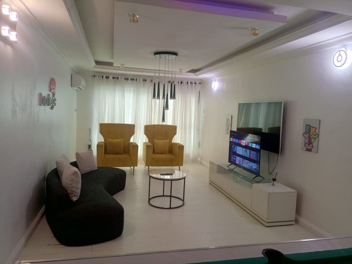 An Elegant 1- Bedroom Apartment