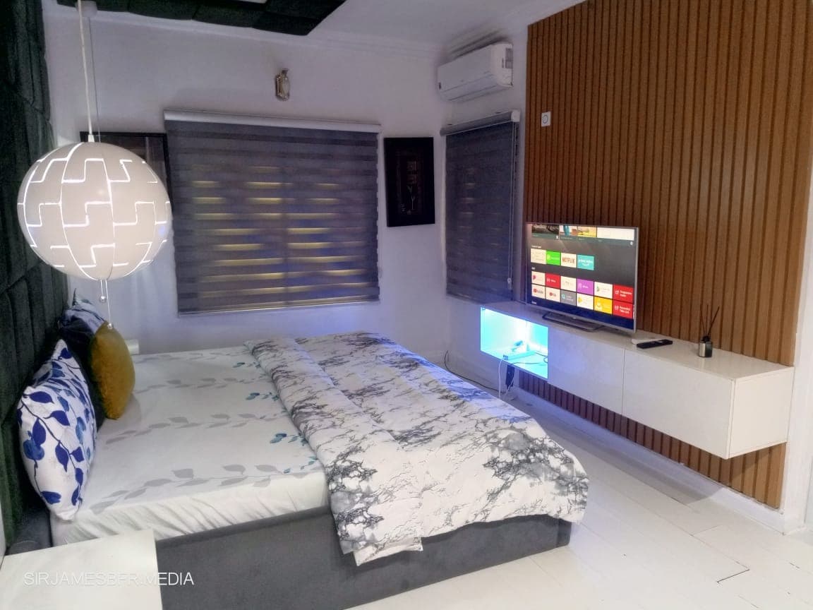 An Elegant 1- Bedroom Apartment - Image 2